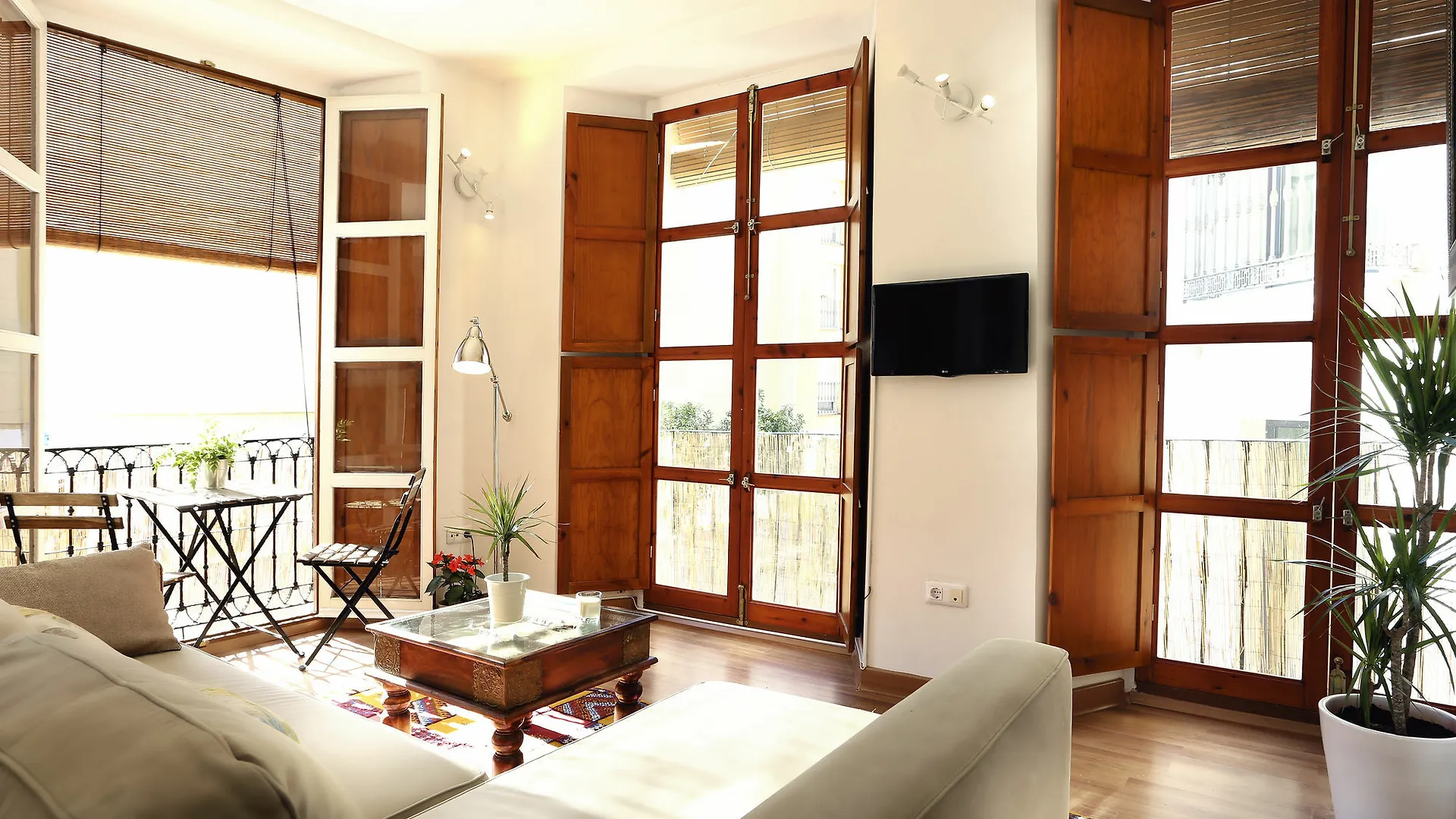 Cozy And Bright Malaga Center Apartment
