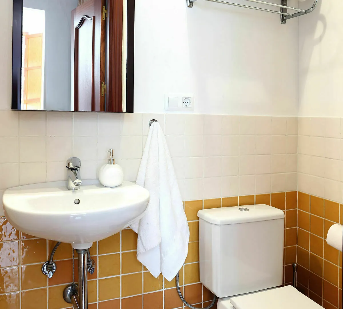 Cozy And Bright Malaga Center Apartment